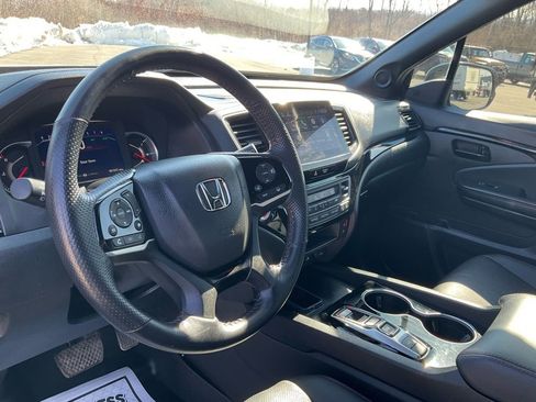 Used 2024 Honda Passport Black Edition image 17