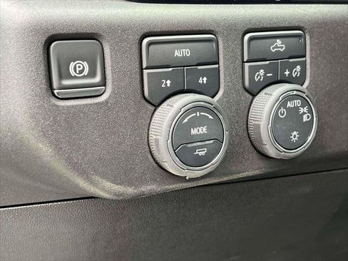 Used 2025 Chevrolet Silverado 1500 LT image 20