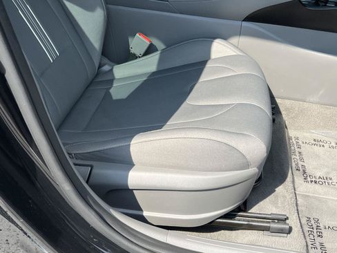 Used 2022 Hyundai Elantra SEL w/ Convenience Package FWD image 18
