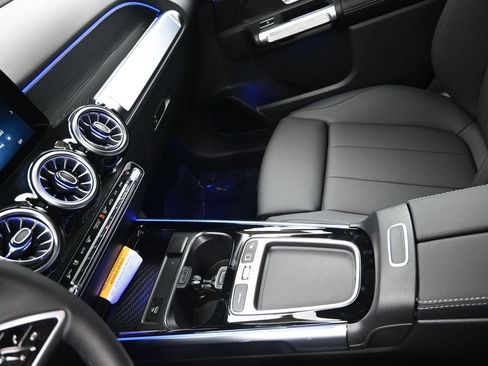New 2026 Mercedes-Benz GLB 250 4MATIC image 16