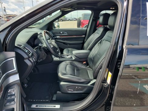 Used 2018 Ford Explorer Platinum AWD/4WD image 16