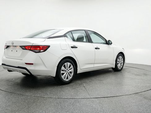 Used 2025 Nissan Sentra S image 9