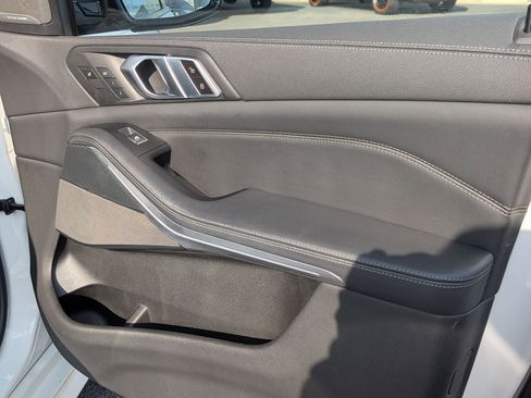 Used 2021 BMW X5 xDrive40i w/ M Sport Package image 37