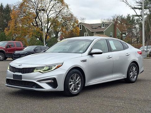 Used 2019 Kia Optima LX image 3
