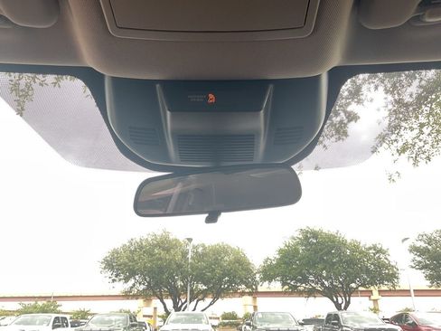 Used 2025 Nissan Rogue SV FWD image 19