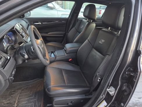 Used 2023 Chrysler 300 S w/ Comfort Group image 8
