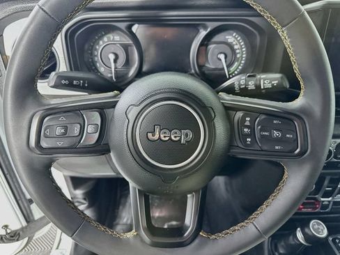 Used 2024 Jeep Wrangler Unlimited AWD/4WD image 20