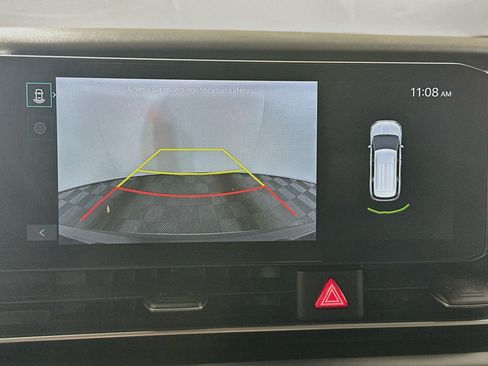 Used 2025 Kia Carnival FWD image 23