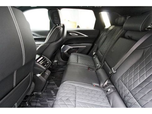Used 2026 Cadillac Lyriq V w/ Exterior Carbon Fiber Package AWD/4WD image 9