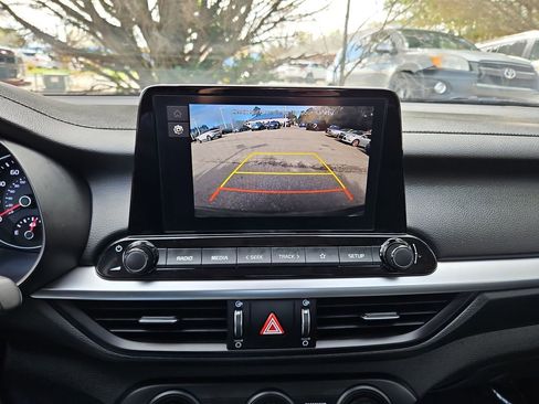 Used 2024 Kia Forte LXS FWD image 17