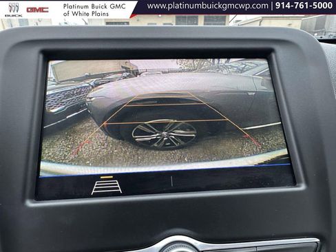 Used 2021 Chevrolet Equinox LT image 22