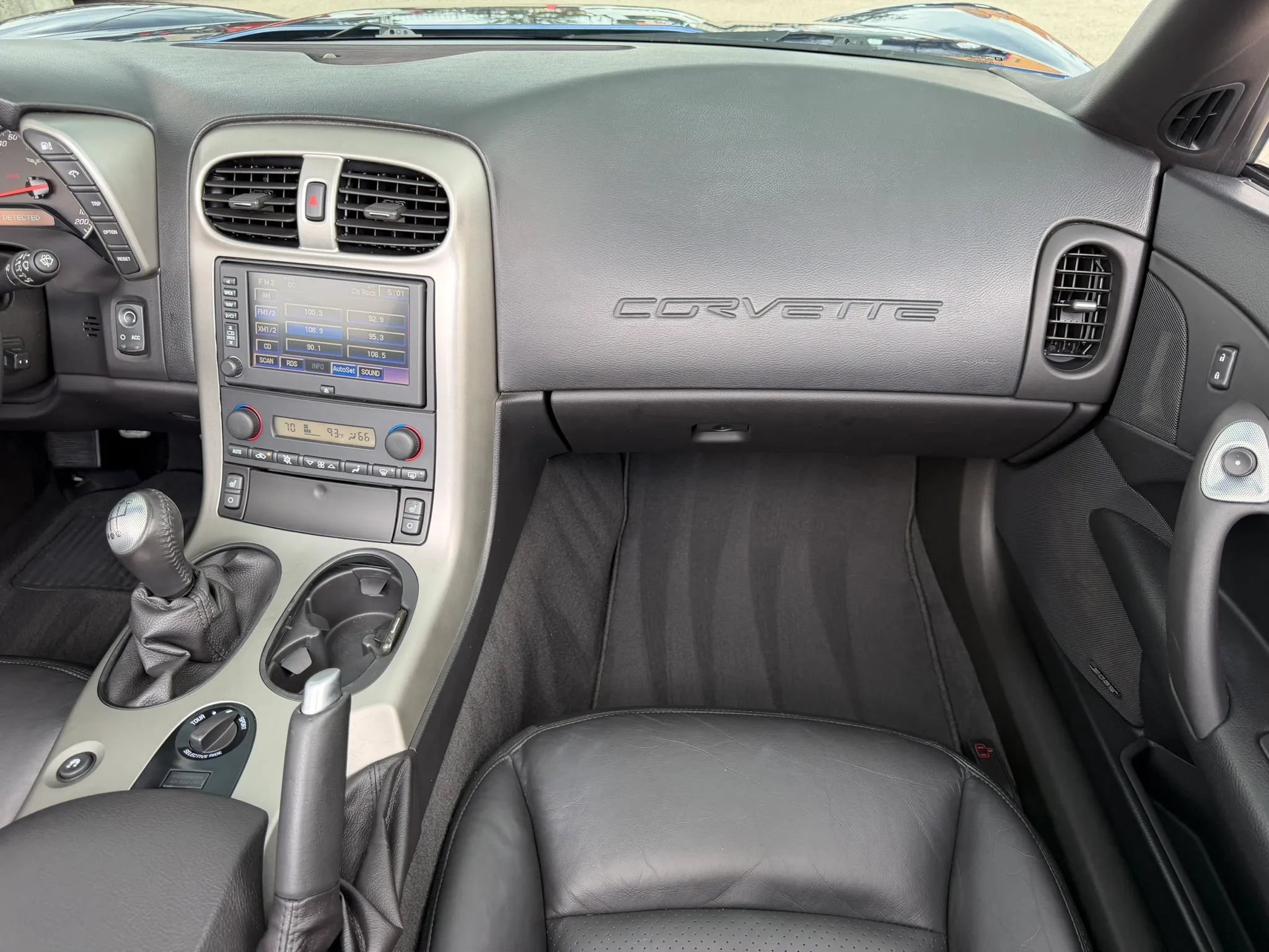 Used 2005 Chevrolet Corvette Coupe w/ Preferred Equipment Group RWD image 26