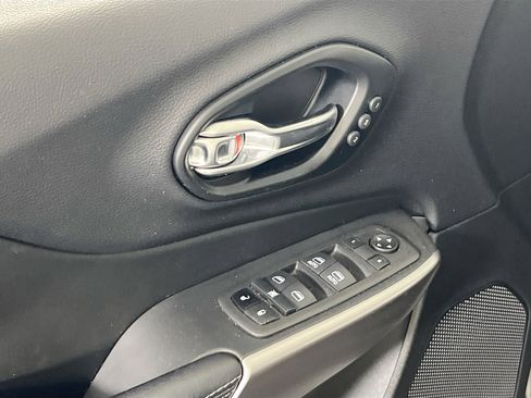 Used 2022 Jeep Cherokee Limited w/ Mopar Interior Package image 17