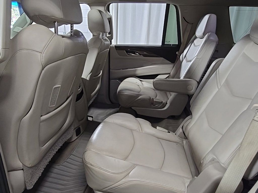 Used 2019 Cadillac Escalade Premium Luxury AWD/4WD image 31