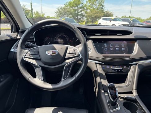 Used 2017 Cadillac XT5 Premium Luxury w/ Driver Assist Package FWD image 25