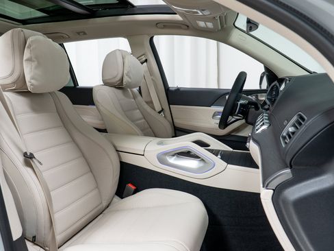 New 2026 Mercedes-Benz GLS 450 4MATIC image 22