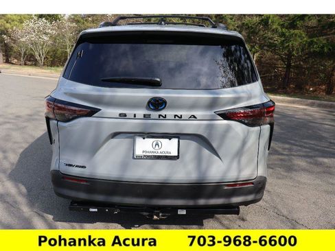 Used 2025 Toyota Sienna XLE Woodland Edition image 6