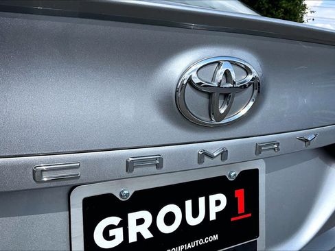 Used 2018 Toyota Camry SE FWD image 30