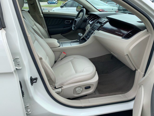 Used 2010 Ford Taurus SEL FWD image 18
