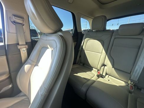 Used 2021 Lincoln Corsair Reserve w/ Equipment Group 201A image 12