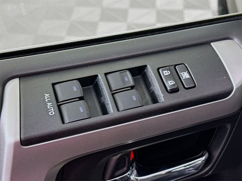 Used 2022 Toyota 4Runner SR5 Premium image 18
