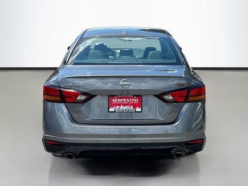 Used 2024 Nissan Altima 2.5 SR FWD image 7