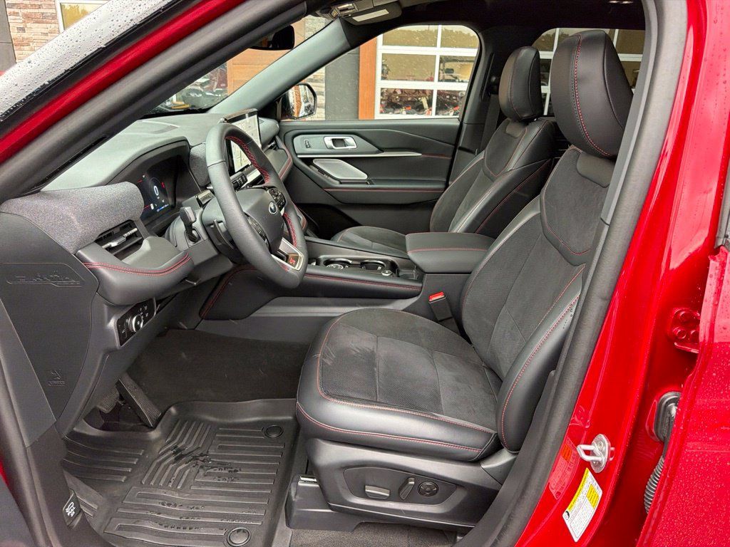 Used 2025 Ford Explorer ST w/ Sun And Sound Package AWD/4WD image 12
