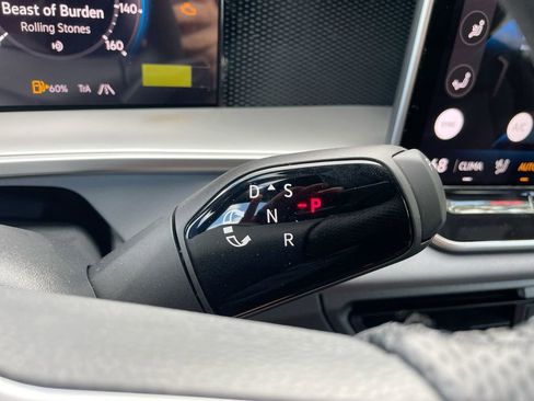 New 2025 Volkswagen Tiguan SE R-Line image 44