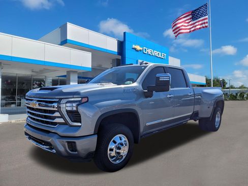 Used 2024 Chevrolet Silverado 3500 High Country w/ High Country Premium Package image 8