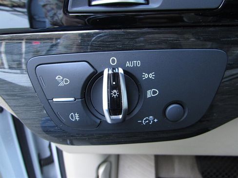 Used 2017 Audi Q7 3.0T Premium Plus image 30