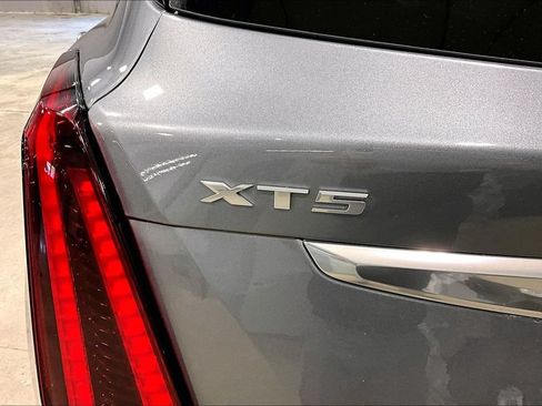 Used 2022 Cadillac XT5 Premium Luxury AWD/4WD image 23