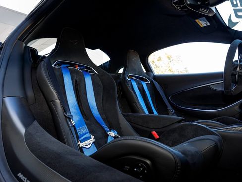 Used 2023 McLaren Artura RWD image 45