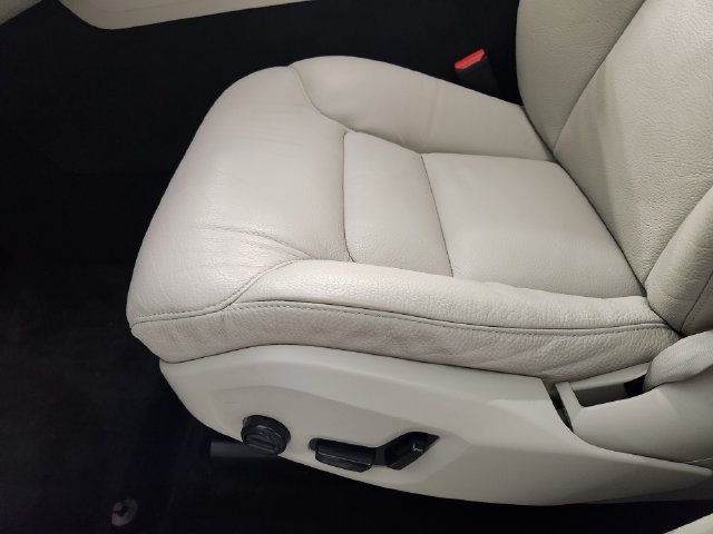 Used 2022 Volvo XC60 B5 Momentum AWD/4WD image 24