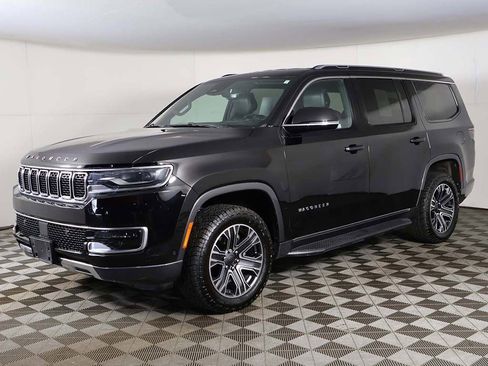 Used 2022 Jeep Wagoneer Series III w/ Flexible Seating Group AWD/4WD image 12