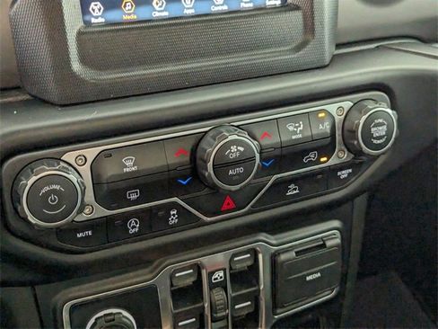 Used 2022 Jeep Wrangler Unlimited Sport image 20