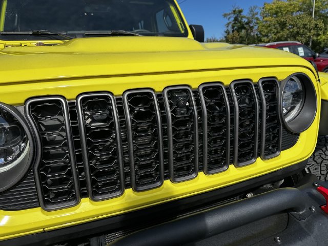 Used 2024 Jeep Wrangler Unlimited Rubicon AWD/4WD image 10