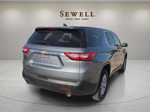 Used 2019 Chevrolet Traverse LS image 4