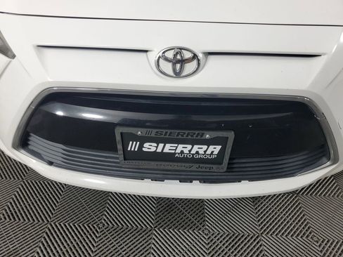 Used 2017 Toyota Yaris iA image 10