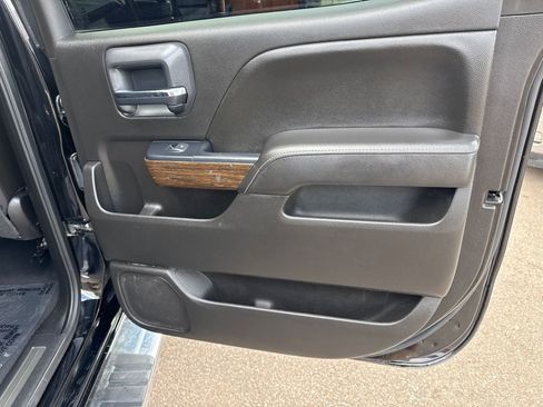 Used 2019 GMC Sierra 2500 Denali w/ Duramax Plus Package AWD/4WD image 16