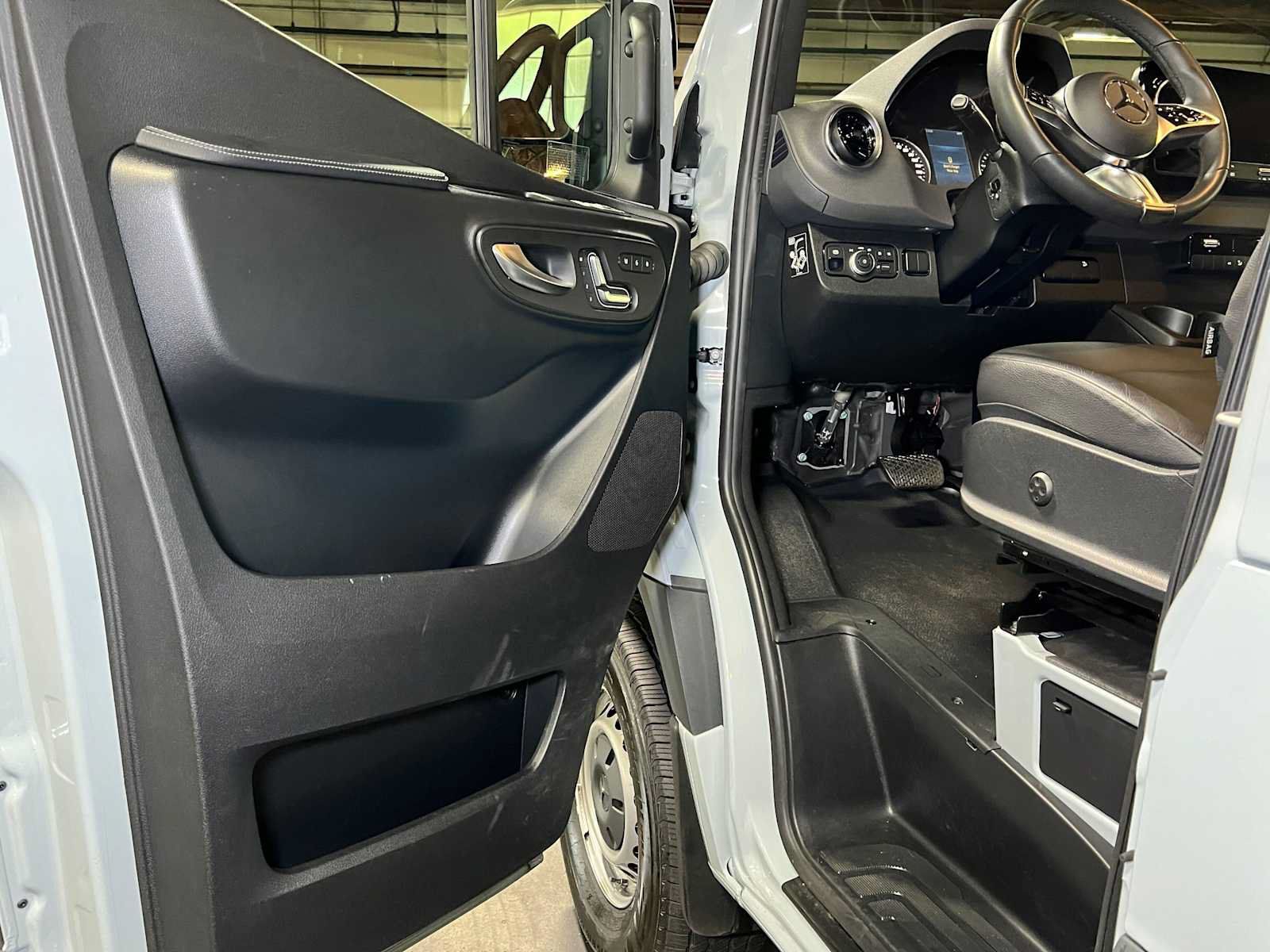 Used 2026 Mercedes-Benz Sprinter 2500 image 21