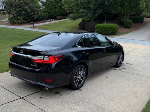 Used 2016 Lexus ES 350 w/ Luxury Package w/Wood Trim FWD image 6