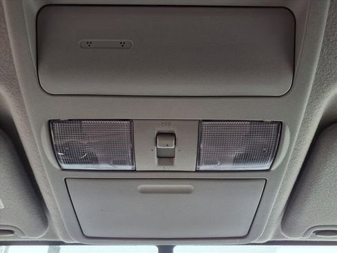 Used 2018 Nissan Frontier SV image 13