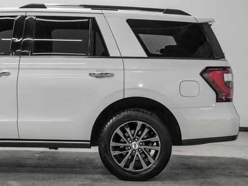 Used 2019 Ford Expedition Limited image 11