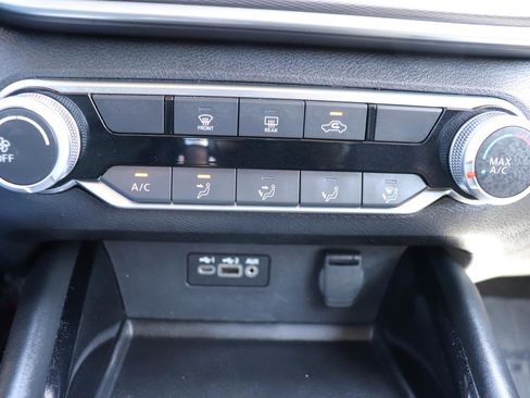 Used 2024 Nissan Altima 2.5 SR FWD image 32