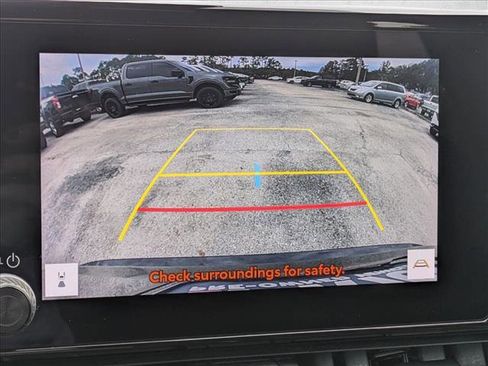 Used 2023 Toyota RAV4 SE image 12