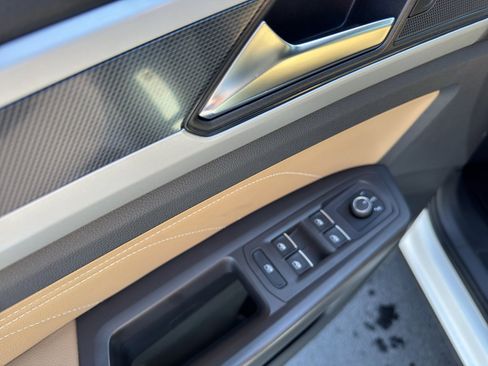 Used 2023 Volkswagen Atlas Cross Sport SE image 11