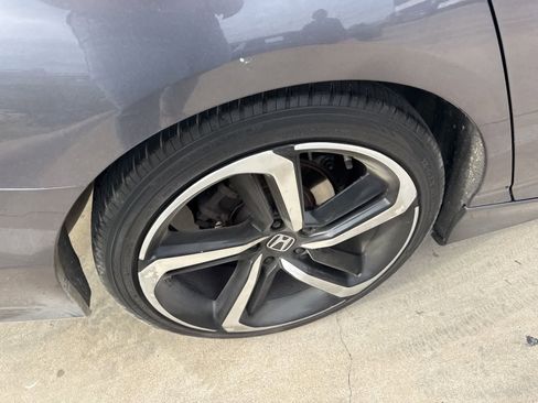 Used 2019 Honda Accord Sport image 11