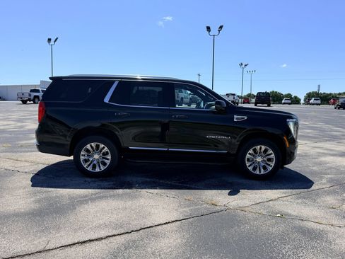 Used 2025 GMC Yukon Denali AWD/4WD image 3
