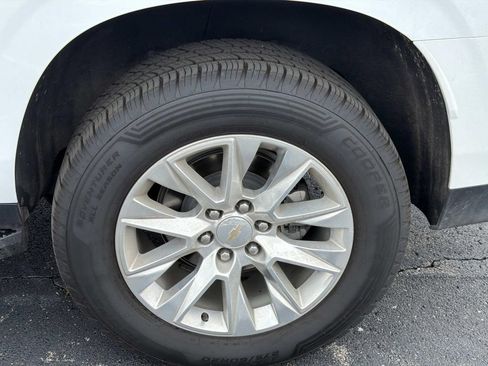 Used 2024 Chevrolet Suburban Premier AWD/4WD image 10