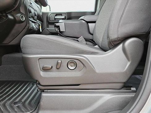 New 2025 Chevrolet Silverado 1500 Custom image 4